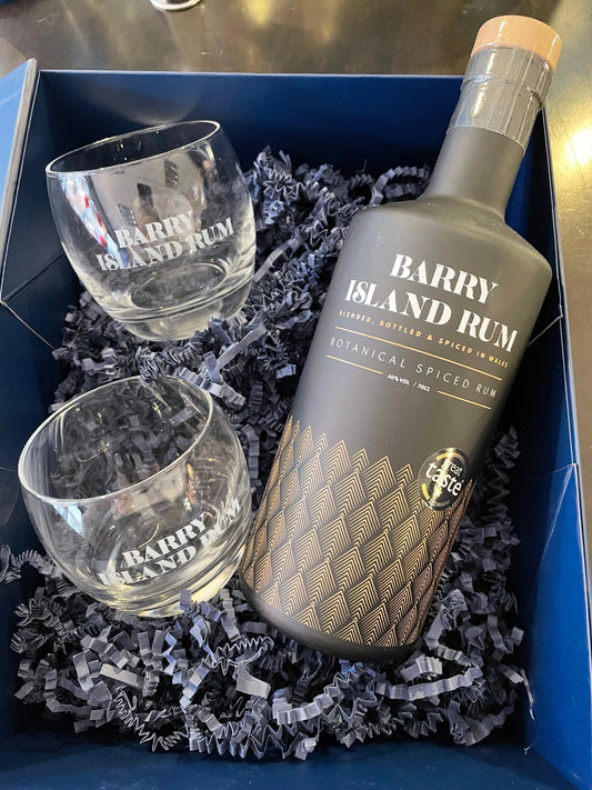 Barry Island Rum and Glasses Hamper