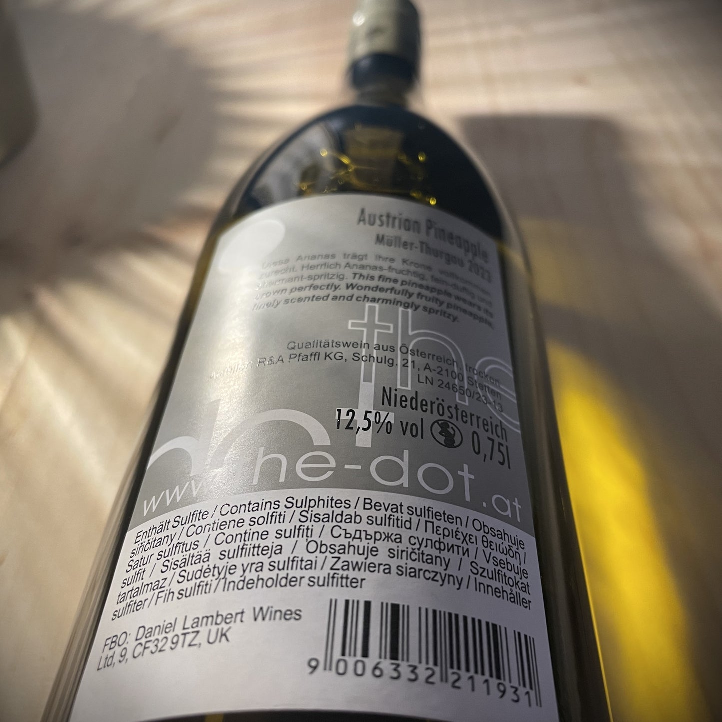 The Dot Austrian Pineapple Muller-Thurgau, Weingut R&A Pfaffl
